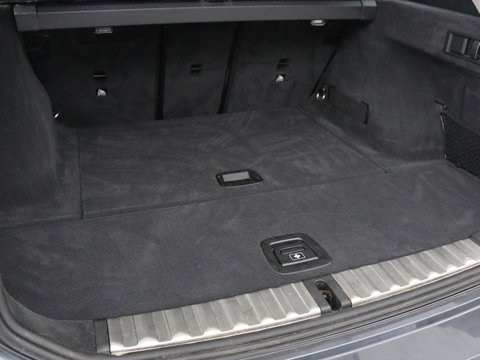 BMW 3 Serie Touring 318i Sport Line | Sportstoelen | Half leder | Live Cockpit | Carplay | Navigatie | Sfeerverlichting | Parkeerhulp | Climate control | Bluetooth | Cruise control