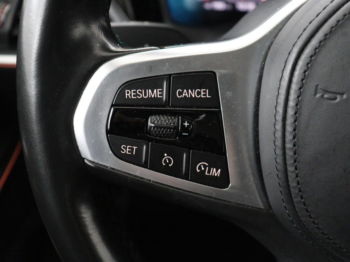 BMW 3 Serie Touring 318i Sport Line | Sportstoelen | Half leder | Live Cockpit | Carplay | Navigatie | Sfeerverlichting | Parkeerhulp | Climate control | Bluetooth | Cruise control