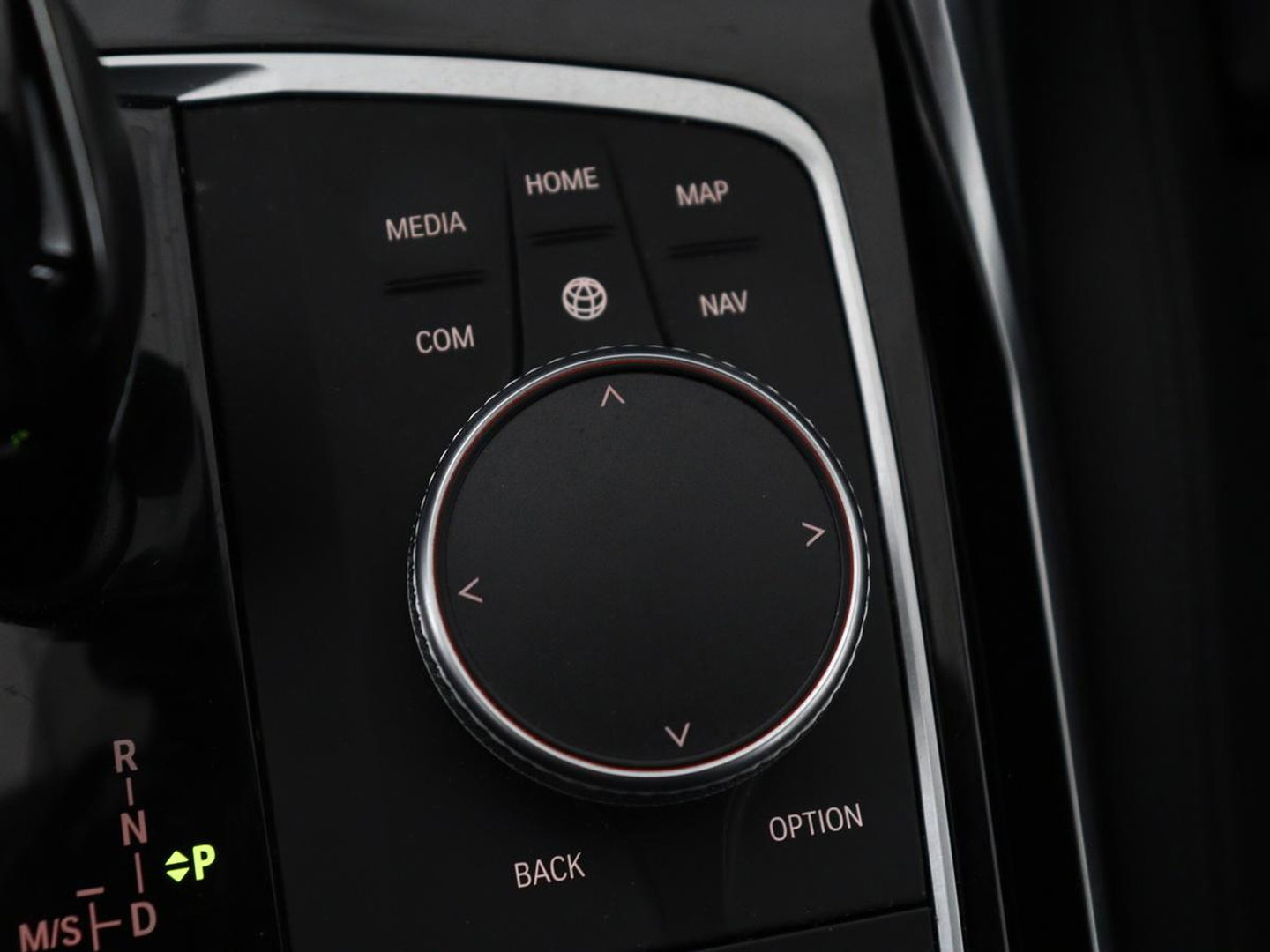 BMW 3 Serie Touring 318i Sport Line | Sportstoelen | Half leder | Live Cockpit | Carplay | Navigatie | Sfeerverlichting | Parkeerhulp | Climate control | Bluetooth | Cruise control