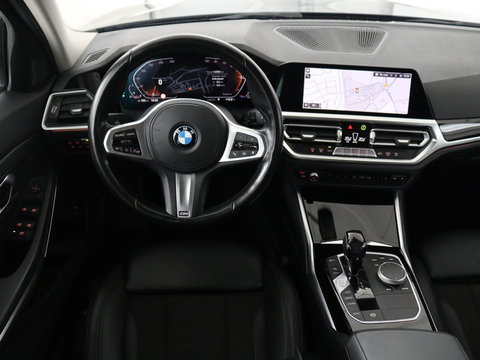 BMW 3 Serie Touring 318i Sport Line | Sportstoelen | Half leder | Live Cockpit | Carplay | Navigatie | Sfeerverlichting | Parkeerhulp | Climate control | Bluetooth | Cruise control