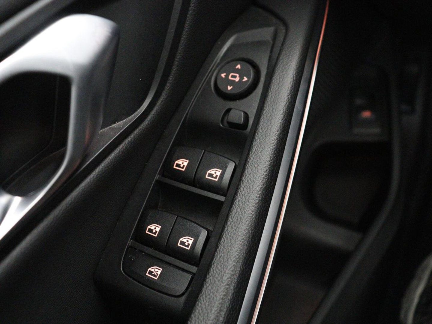 BMW 3 Serie Touring 318i Sport Line | Sportstoelen | Half leder | Live Cockpit | Carplay | Navigatie | Sfeerverlichting | Parkeerhulp | Climate control | Bluetooth | Cruise control