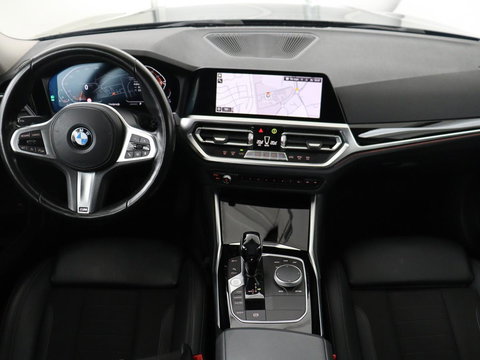 BMW 3 Serie Touring 318i Sport Line | Sportstoelen | Half leder | Live Cockpit | Carplay | Navigatie | Sfeerverlichting | Parkeerhulp | Climate control | Bluetooth | Cruise control