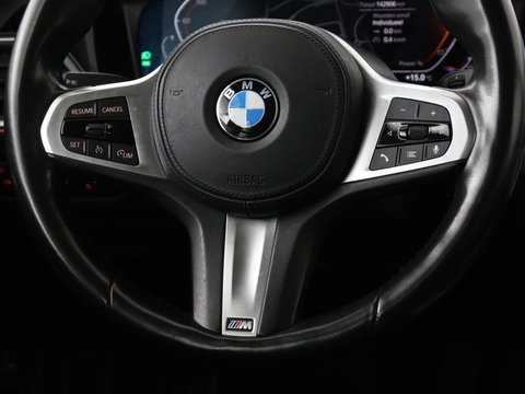 BMW 3 Serie Touring 318i Sport Line | Sportstoelen | Half leder | Live Cockpit | Carplay | Navigatie | Sfeerverlichting | Parkeerhulp | Climate control | Bluetooth | Cruise control