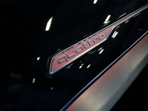 Audi Q8 60 TFSIe 462PK Quattro / Audi Exclusive / Nardo grey / 360° / 20