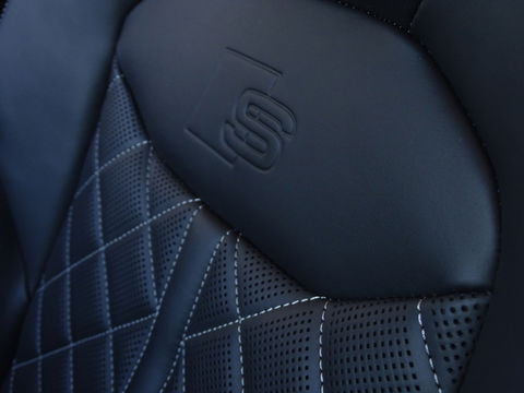 Audi Q8 60 TFSIe 462PK Quattro / Audi Exclusive / Nardo grey / 360° / 20