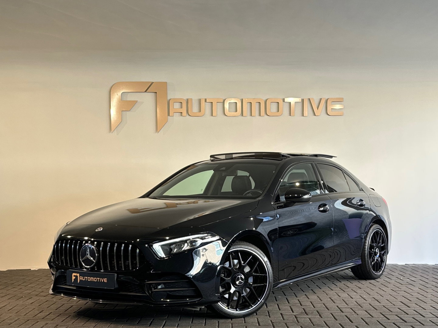 Mercedes-Benz A-Klasse 250 e Limousine AMG Pano|Sfeer|Night