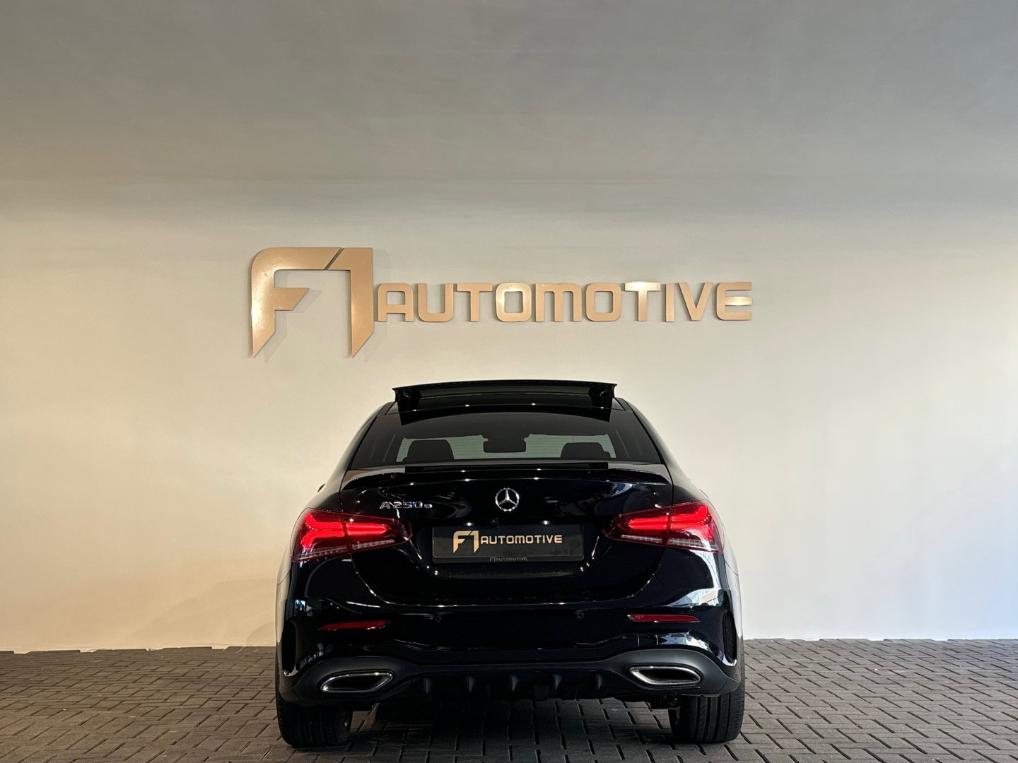 Mercedes-Benz A-Klasse 250 e Limousine AMG Pano|Sfeer|Night