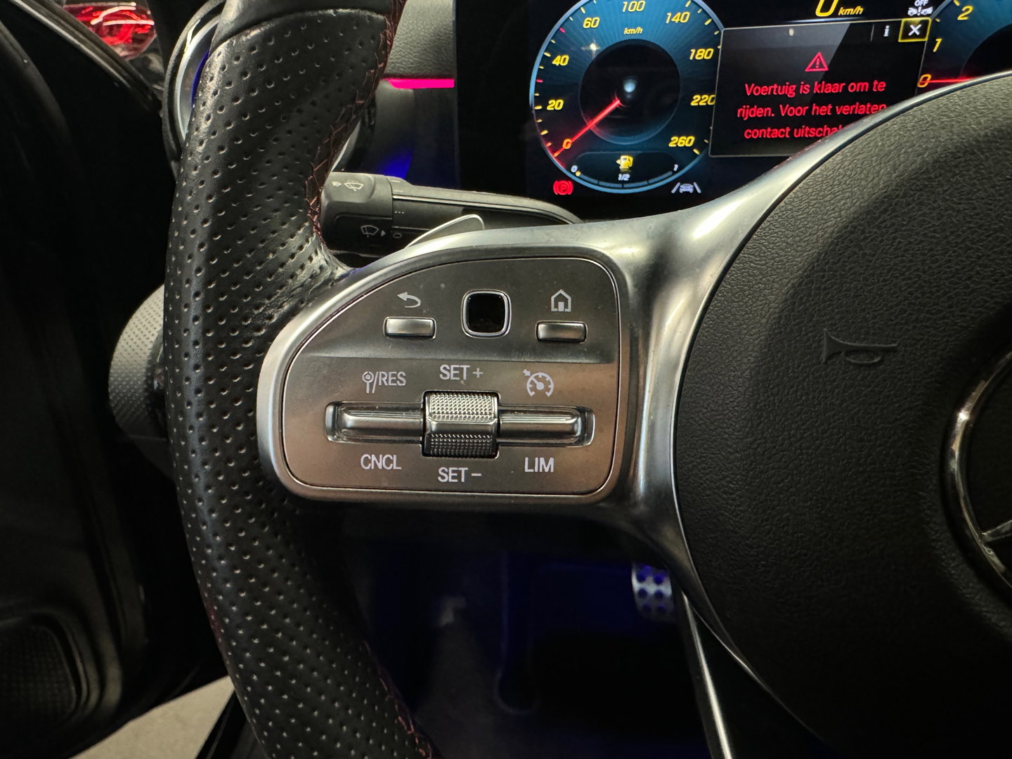 Mercedes-Benz A-Klasse 250 e Limousine AMG Pano|Sfeer|Night