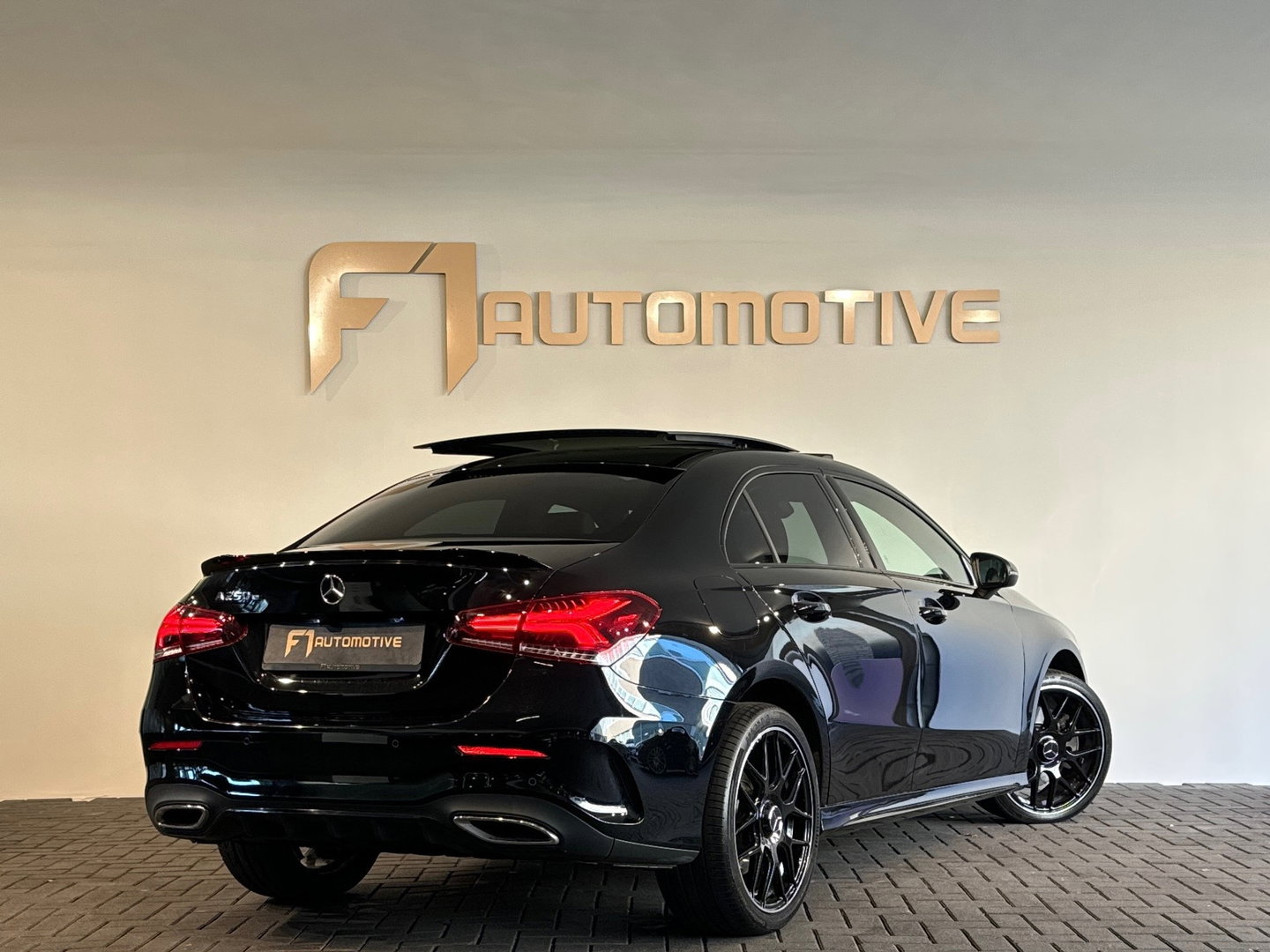 Mercedes-Benz A-Klasse 250 e Limousine AMG Pano|Sfeer|Night