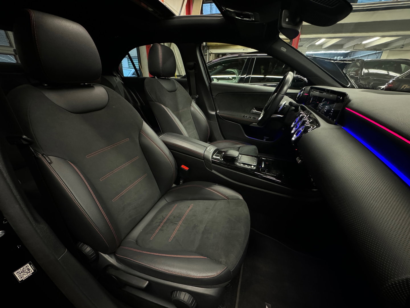 Mercedes-Benz A-Klasse 250 e Limousine AMG Pano|Sfeer|Night