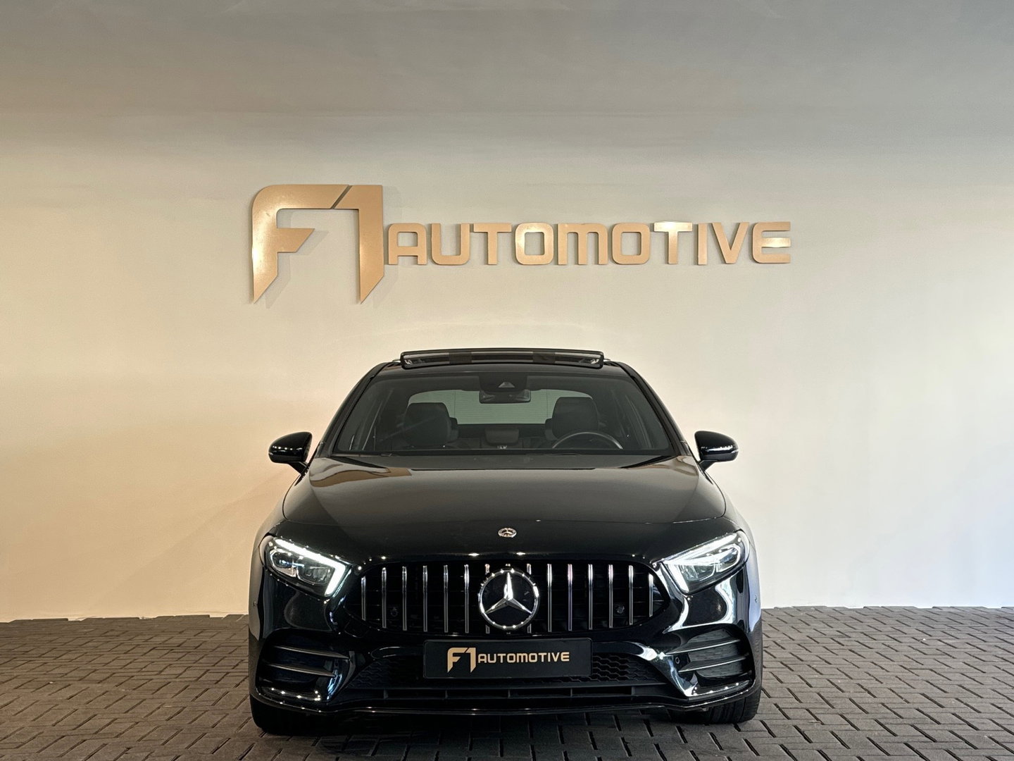 Mercedes-Benz A-Klasse 250 e Limousine AMG Pano|Sfeer|Night