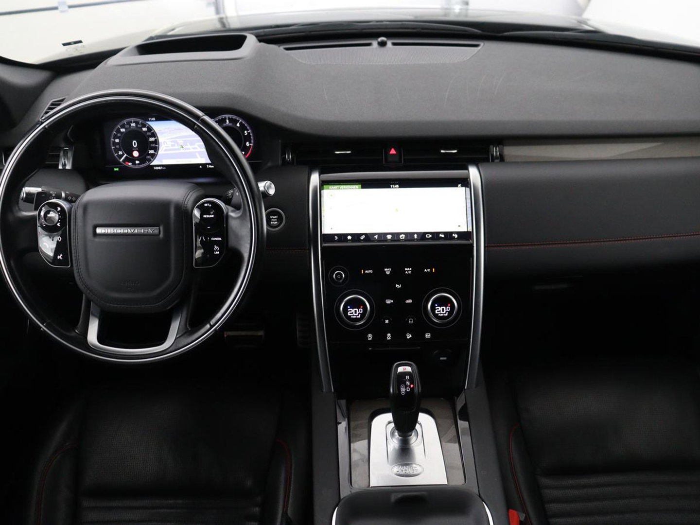 Land Rover Discovery Sport P300e 1.5 R-Dynamic SE | SOH 86% | Panoramadak | Head-Up | Leder | Trekhaak | Matrix LED | Stoelverwarming | Keyless | Park Assist | Carplay | Navigatie | Memory | PHEV | Plug In