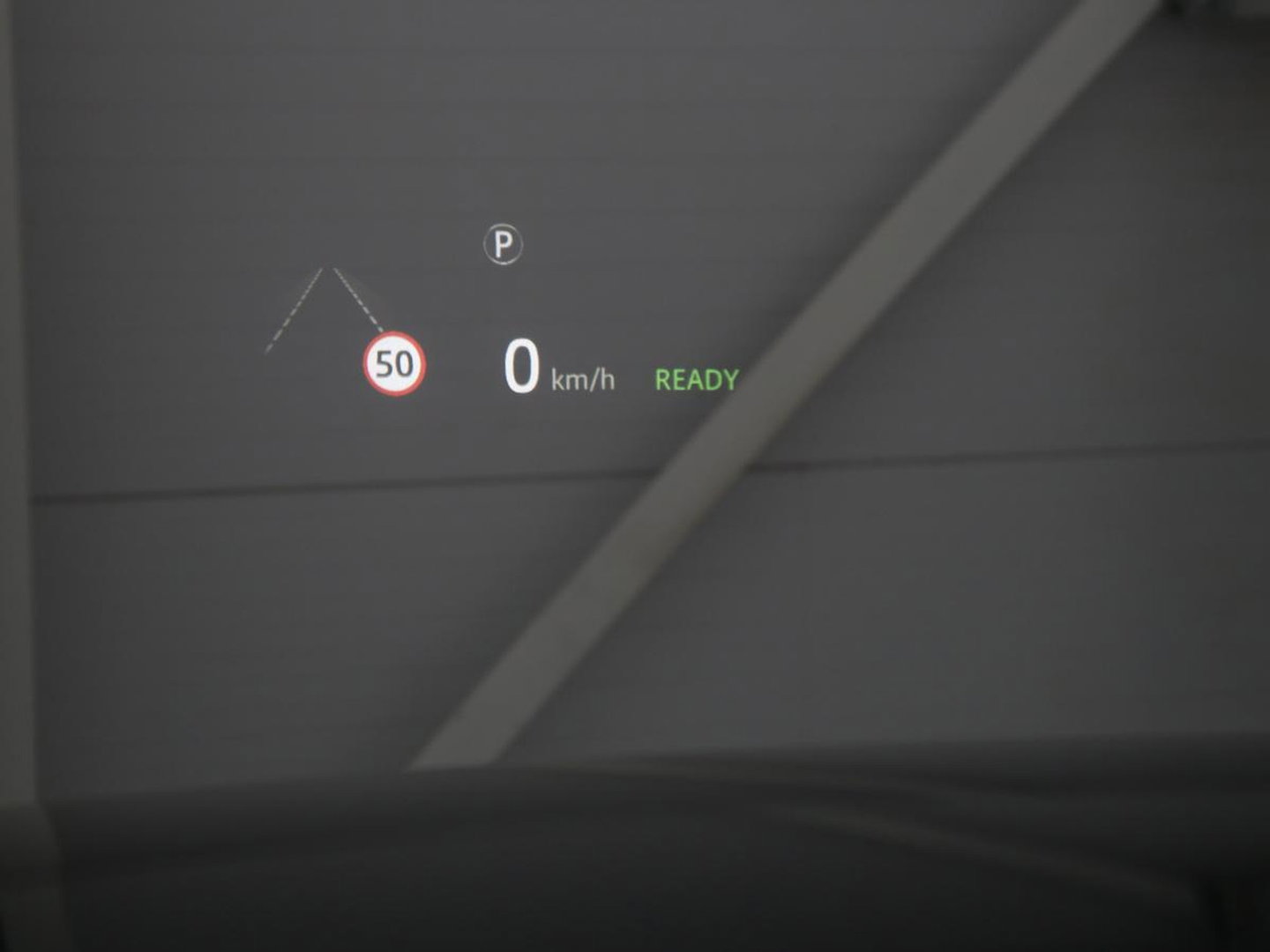 Land Rover Discovery Sport P300e 1.5 R-Dynamic SE | SOH 86% | Panoramadak | Head-Up | Leder | Trekhaak | Matrix LED | Stoelverwarming | Keyless | Park Assist | Carplay | Navigatie | Memory | PHEV | Plug In