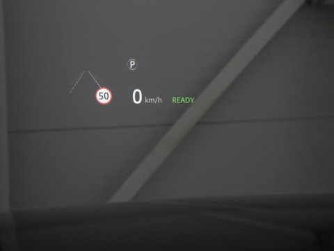 Land Rover Discovery Sport P300e 1.5 R-Dynamic SE | SOH 86% | Panoramadak | Head-Up | Leder | Trekhaak | Matrix LED | Stoelverwarming | Keyless | Park Assist | Carplay | Navigatie | Memory | PHEV | Plug In