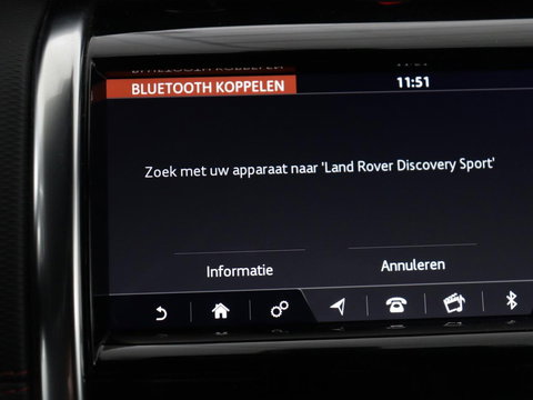 Land Rover Discovery Sport P300e 1.5 R-Dynamic SE | SOH 86% | Panoramadak | Head-Up | Leder | Trekhaak | Matrix LED | Stoelverwarming | Keyless | Park Assist | Carplay | Navigatie | Memory | PHEV | Plug In