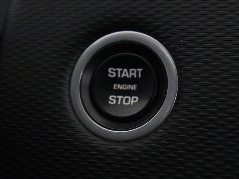 Land Rover Discovery Sport P300e 1.5 R-Dynamic SE | SOH 86% | Panoramadak | Head-Up | Leder | Trekhaak | Matrix LED | Stoelverwarming | Keyless | Park Assist | Carplay | Navigatie | Memory | PHEV | Plug In