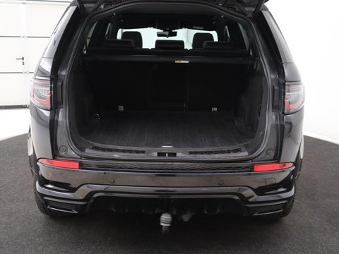 Land Rover Discovery Sport P300e 1.5 R-Dynamic SE | SOH 86% | Panoramadak | Head-Up | Leder | Trekhaak | Matrix LED | Stoelverwarming | Keyless | Park Assist | Carplay | Navigatie | Memory | PHEV | Plug In