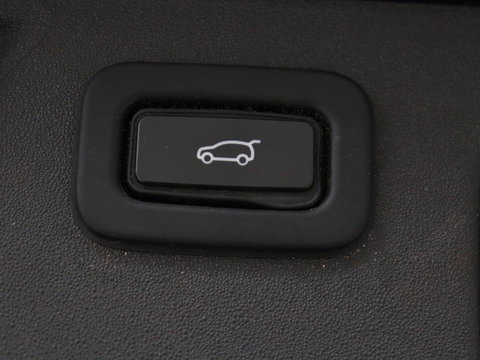 Land Rover Discovery Sport P300e 1.5 R-Dynamic SE | SOH 86% | Panoramadak | Head-Up | Leder | Trekhaak | Matrix LED | Stoelverwarming | Keyless | Park Assist | Carplay | Navigatie | Memory | PHEV | Plug In