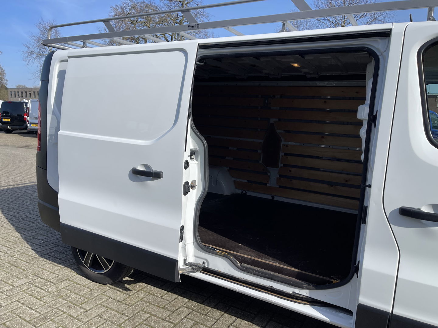 Opel Vivaro 1.6 CDTI 120pk L2H1 Edition / vaste prijs rijklaar € 11.950 ex btw / euro 6 diesel / lease vanaf € 201 / airco / cruise / navigatie / trekhaak / imperial !