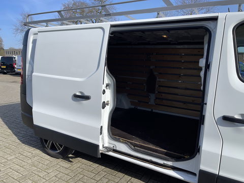 Opel Vivaro 1.6 CDTI 120pk L2H1 Edition / vaste prijs rijklaar € 11.950 ex btw / euro 6 diesel / lease vanaf € 201 / airco / cruise / navigatie / trekhaak / imperial !