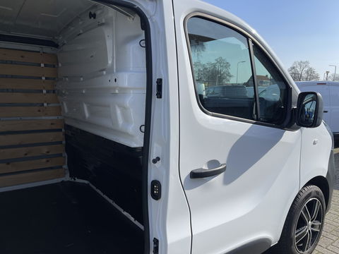 Opel Vivaro 1.6 CDTI 120pk L2H1 Edition / vaste prijs rijklaar € 11.950 ex btw / euro 6 diesel / lease vanaf € 201 / airco / cruise / navigatie / trekhaak / imperial !