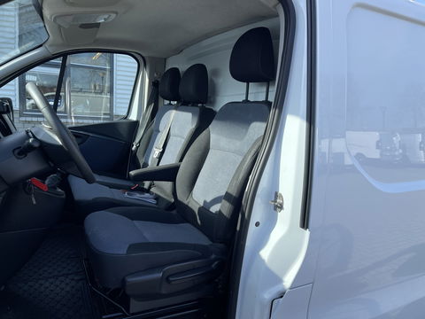 Opel Vivaro 1.6 CDTI 120pk L2H1 Edition / vaste prijs rijklaar € 11.950 ex btw / euro 6 diesel / lease vanaf € 201 / airco / cruise / navigatie / trekhaak / imperial !
