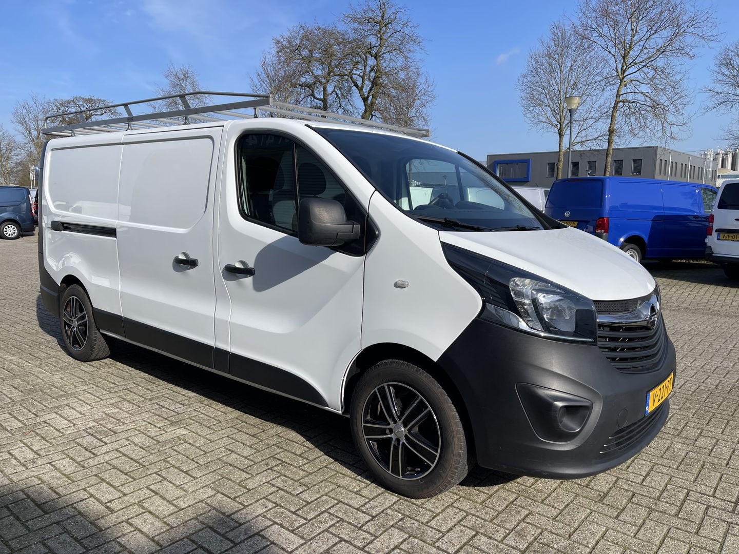 Opel Vivaro 1.6 CDTI 120pk L2H1 Edition / vaste prijs rijklaar € 11.950 ex btw / euro 6 diesel / lease vanaf € 201 / airco / cruise / navigatie / trekhaak / imperial !
