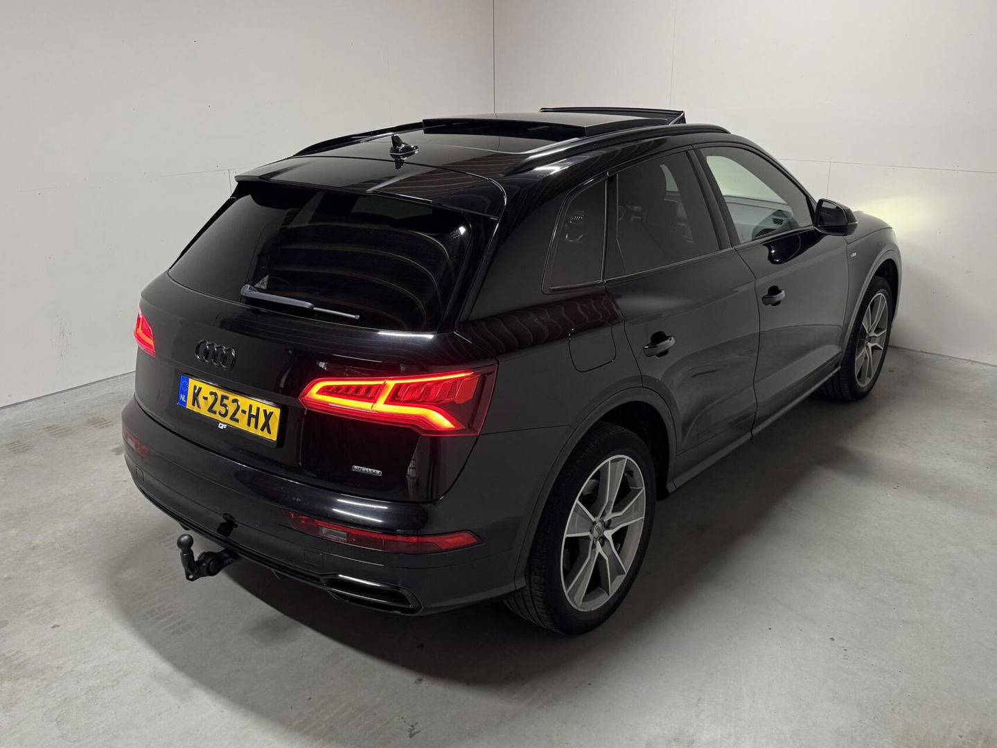 Audi Q5 2.0 TFSI Quattro Black Edition RS-Seats Pano HUD Sfeer Trekh.