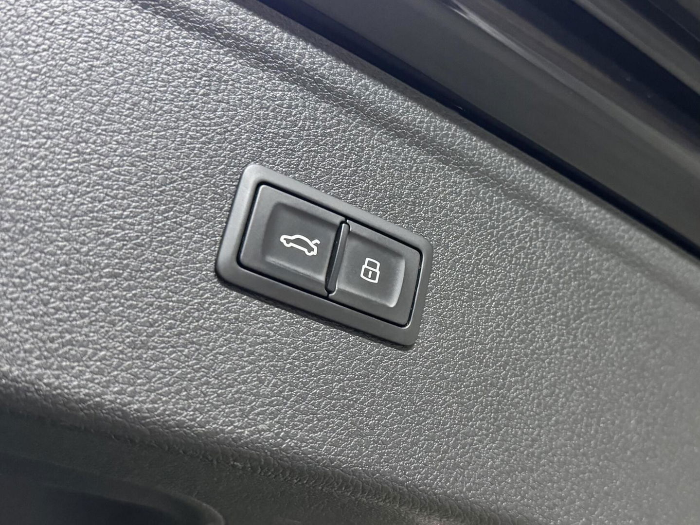 Audi Q5 2.0 TFSI Quattro Black Edition RS-Seats Pano HUD Sfeer Trekh.