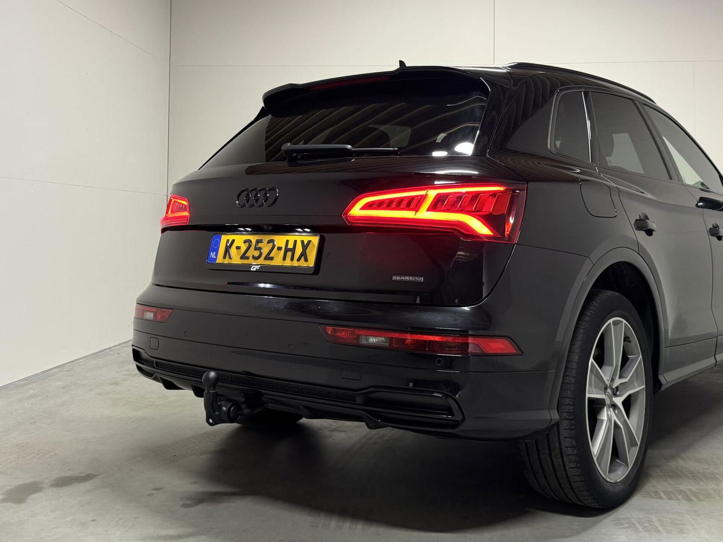 Audi Q5 2.0 TFSI Quattro Black Edition RS-Seats Pano HUD Sfeer Trekh.