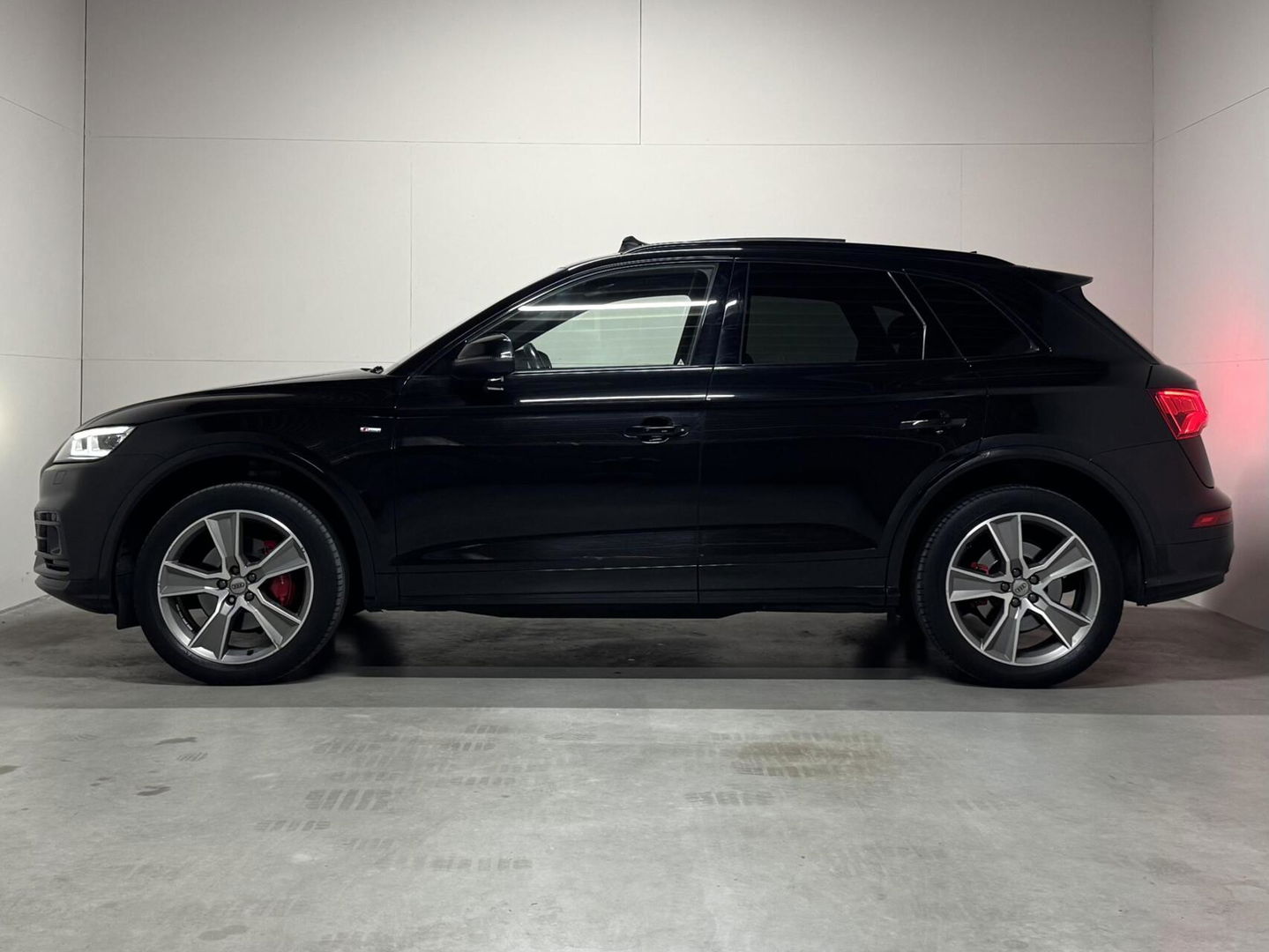 Audi Q5 2.0 TFSI Quattro Black Edition RS-Seats Pano HUD Sfeer Trekh.