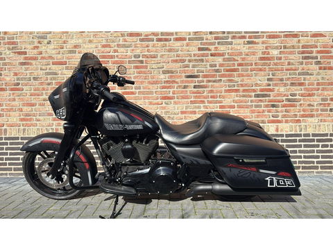 Harley Davidson 103 FLHXS Street Glide Special streetglide