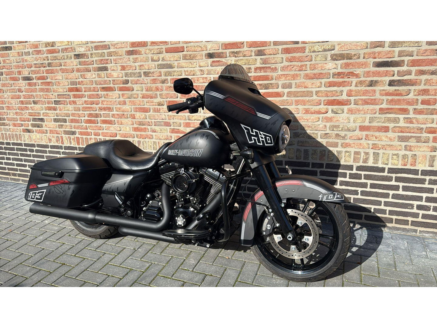 Harley Davidson 103 FLHXS Street Glide Special streetglide