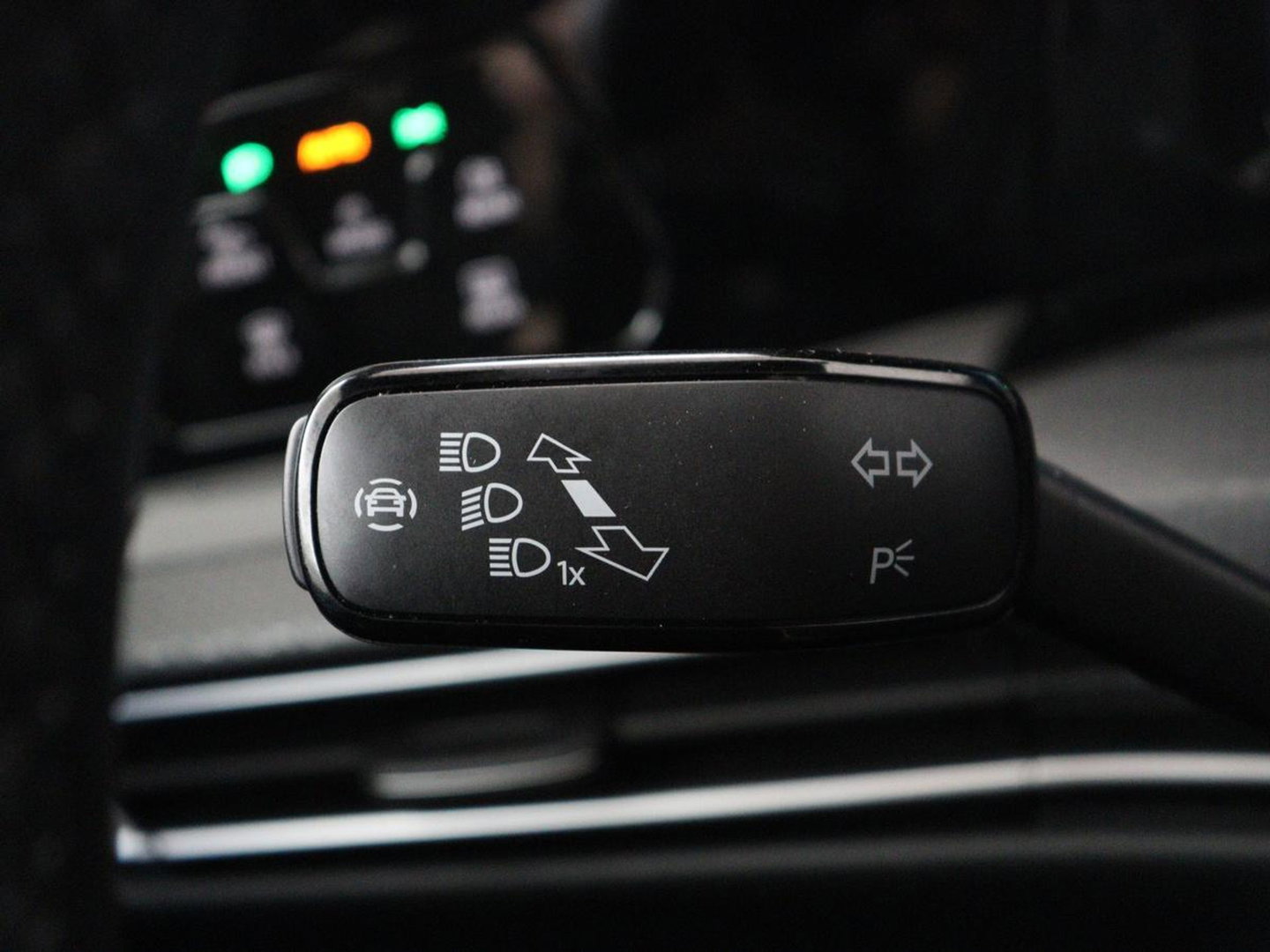 Volkswagen Golf 1.4 eHybrid GTE | SOH 93% | Panoramadak | Stoelverwarming | Adaptive cruise | Carplay | Sfeerverlichting | Keyless | 18'' | Navigatie | Sportstoelen | Parkeerhulp | PHEV | Plug In