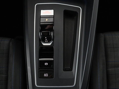 Volkswagen Golf 1.4 eHybrid GTE | SOH 93% | Panoramadak | Stoelverwarming | Adaptive cruise | Carplay | Sfeerverlichting | Keyless | 18'' | Navigatie | Sportstoelen | Parkeerhulp | PHEV | Plug In