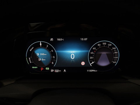 Volkswagen Golf 1.4 eHybrid GTE | SOH 93% | Panoramadak | Stoelverwarming | Adaptive cruise | Carplay | Sfeerverlichting | Keyless | 18'' | Navigatie | Sportstoelen | Parkeerhulp | PHEV | Plug In