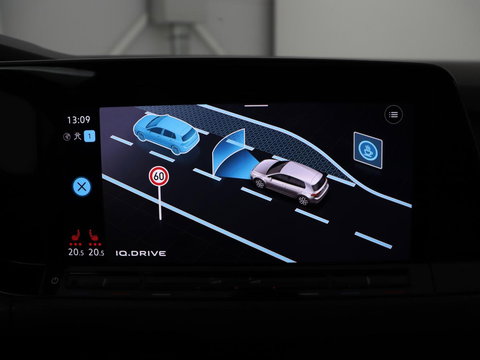 Volkswagen Golf 1.4 eHybrid GTE | SOH 93% | Panoramadak | Stoelverwarming | Adaptive cruise | Carplay | Sfeerverlichting | Keyless | 18'' | Navigatie | Sportstoelen | Parkeerhulp | PHEV | Plug In