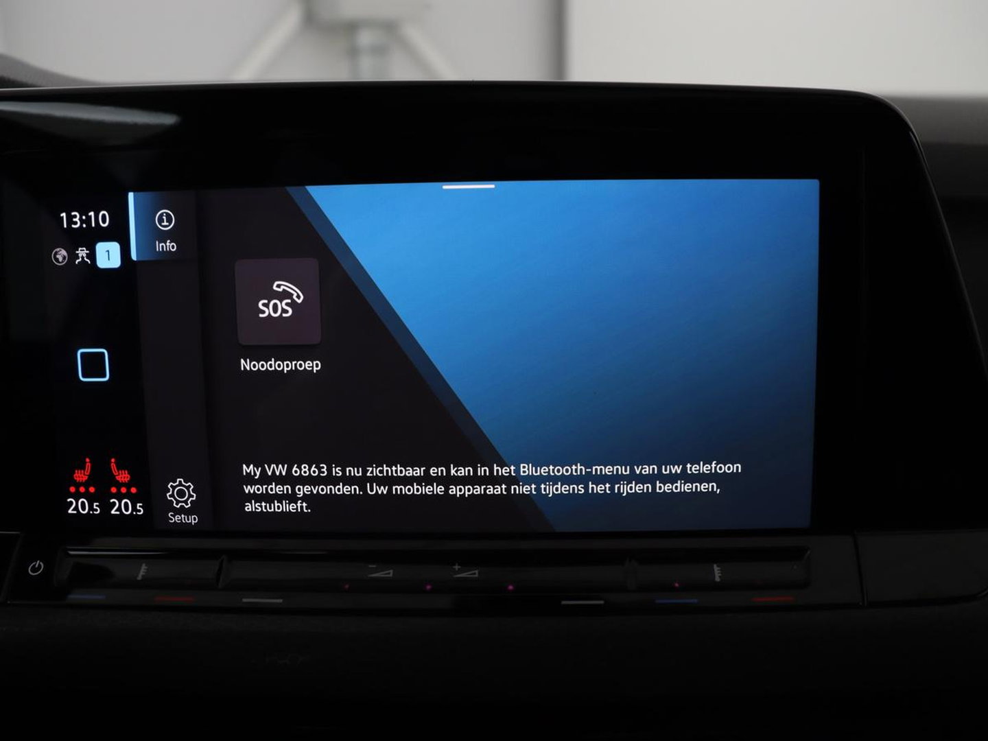 Volkswagen Golf 1.4 eHybrid GTE | SOH 93% | Panoramadak | Stoelverwarming | Adaptive cruise | Carplay | Sfeerverlichting | Keyless | 18'' | Navigatie | Sportstoelen | Parkeerhulp | PHEV | Plug In