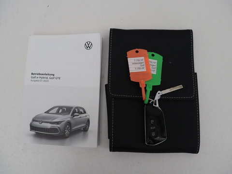 Volkswagen Golf 1.4 eHybrid GTE | SOH 93% | Panoramadak | Stoelverwarming | Adaptive cruise | Carplay | Sfeerverlichting | Keyless | 18'' | Navigatie | Sportstoelen | Parkeerhulp | PHEV | Plug In