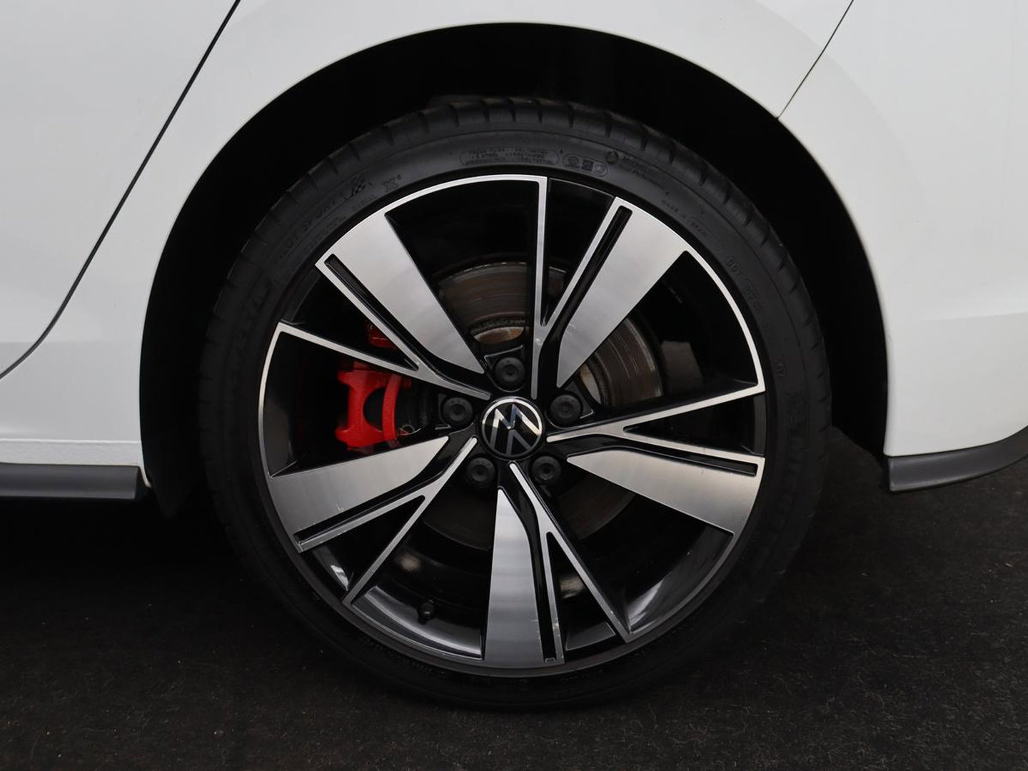 Volkswagen Golf 1.4 eHybrid GTE | SOH 93% | Panoramadak | Stoelverwarming | Adaptive cruise | Carplay | Sfeerverlichting | Keyless | 18'' | Navigatie | Sportstoelen | Parkeerhulp | PHEV | Plug In