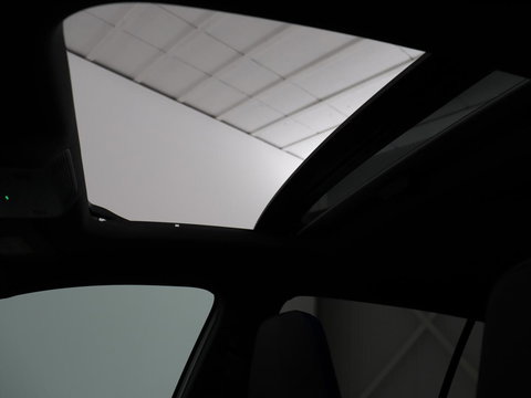 Volkswagen Golf 1.4 eHybrid GTE | SOH 93% | Panoramadak | Stoelverwarming | Adaptive cruise | Carplay | Sfeerverlichting | Keyless | 18'' | Navigatie | Sportstoelen | Parkeerhulp | PHEV | Plug In