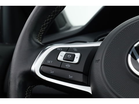 Volkswagen T-Roc Cabrio 1.5 TSI R-Line DSG Black Style | Digi. Dashboard | Stoelverw. | 18'' | PDC | Adapt. Cruise | Navi + CarPlay | Dodehoekdet.