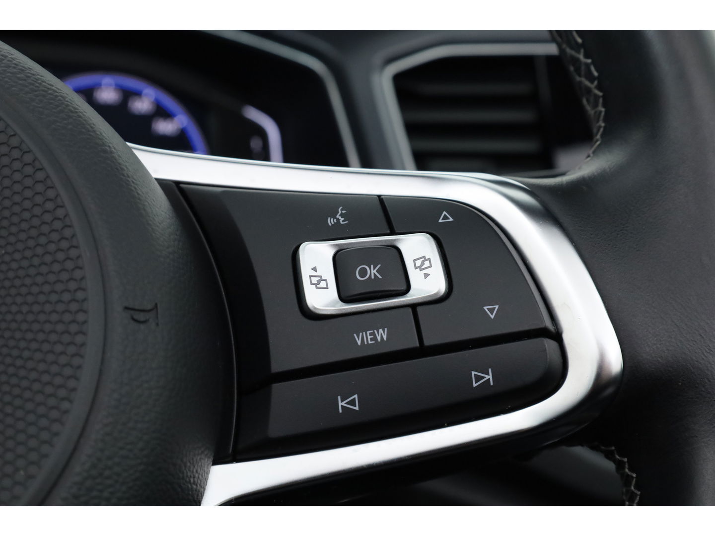 Volkswagen T-Roc Cabrio 1.5 TSI R-Line DSG Black Style | Digi. Dashboard | Stoelverw. | 18'' | PDC | Adapt. Cruise | Navi + CarPlay | Dodehoekdet.