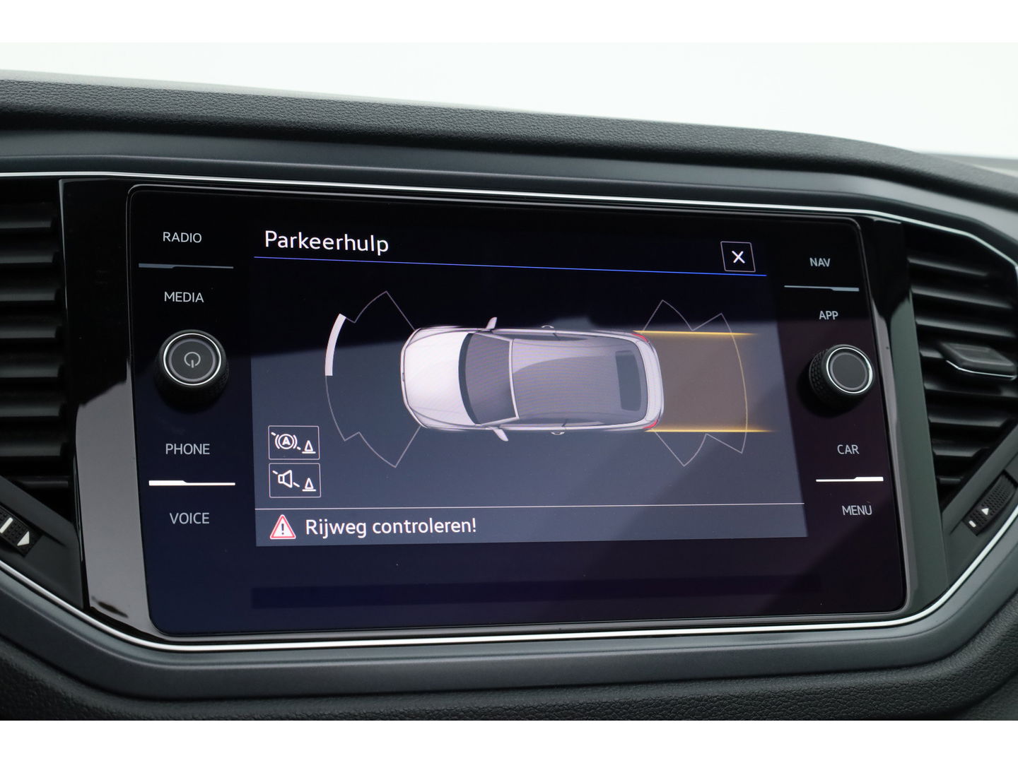 Volkswagen T-Roc Cabrio 1.5 TSI R-Line DSG Black Style | Digi. Dashboard | Stoelverw. | 18'' | PDC | Adapt. Cruise | Navi + CarPlay | Dodehoekdet.