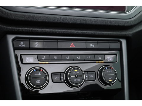 Volkswagen T-Roc Cabrio 1.5 TSI R-Line DSG Black Style | Digi. Dashboard | Stoelverw. | 18'' | PDC | Adapt. Cruise | Navi + CarPlay | Dodehoekdet.