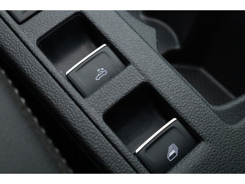 Volkswagen T-Roc Cabrio 1.5 TSI R-Line DSG Black Style | Digi. Dashboard | Stoelverw. | 18'' | PDC | Adapt. Cruise | Navi + CarPlay | Dodehoekdet.