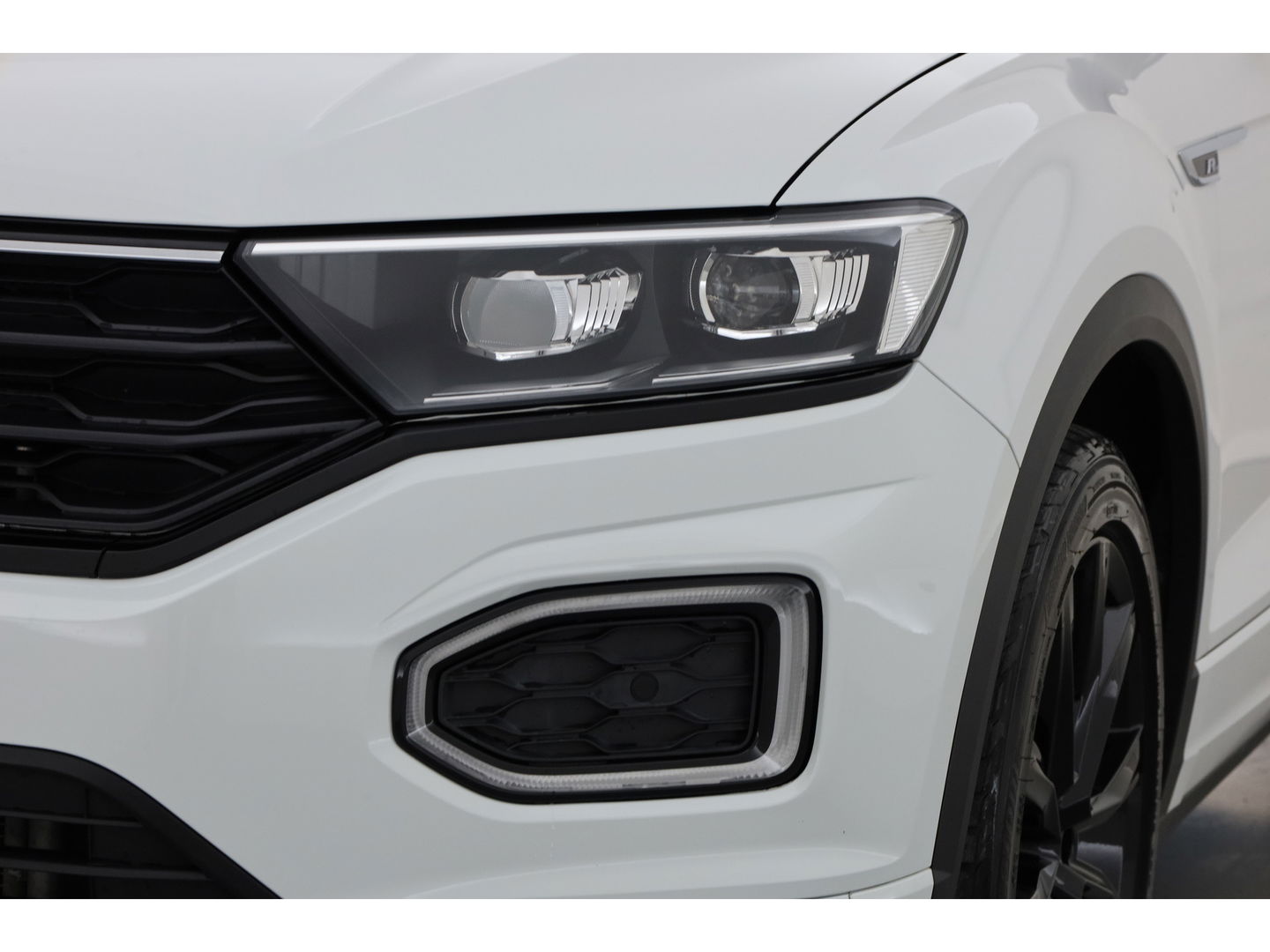 Volkswagen T-Roc Cabrio 1.5 TSI R-Line DSG Black Style | Digi. Dashboard | Stoelverw. | 18'' | PDC | Adapt. Cruise | Navi + CarPlay | Dodehoekdet.