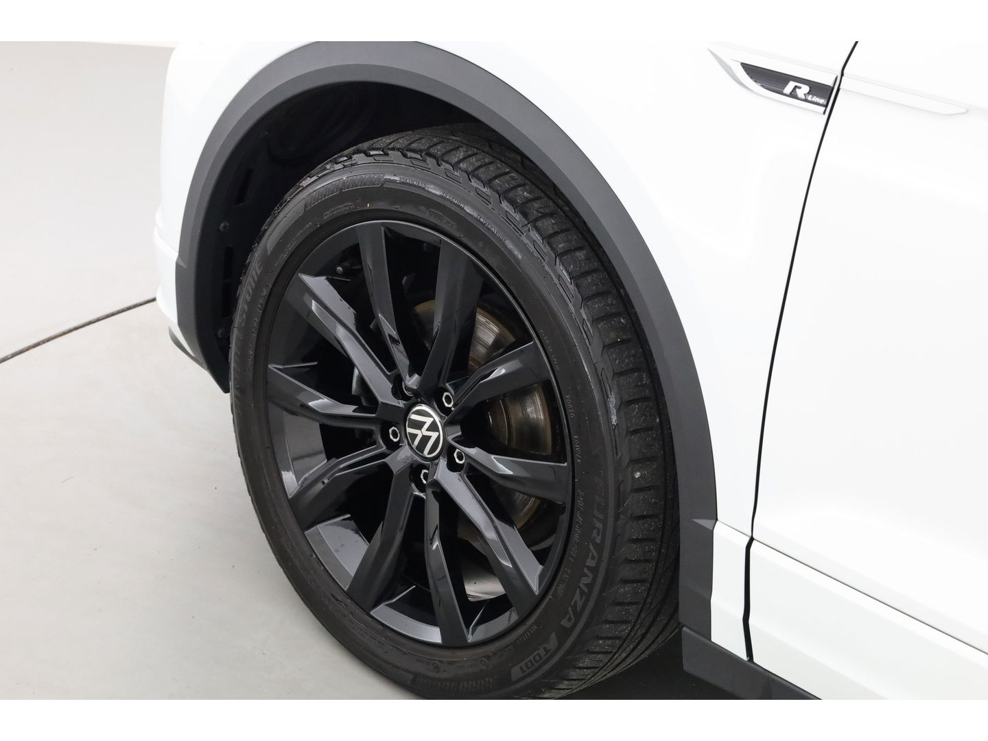 Volkswagen T-Roc Cabrio 1.5 TSI R-Line DSG Black Style | Digi. Dashboard | Stoelverw. | 18'' | PDC | Adapt. Cruise | Navi + CarPlay | Dodehoekdet.