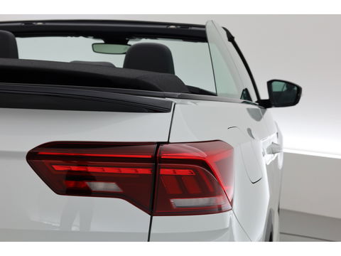 Volkswagen T-Roc Cabrio 1.5 TSI R-Line DSG Black Style | Digi. Dashboard | Stoelverw. | 18'' | PDC | Adapt. Cruise | Navi + CarPlay | Dodehoekdet.