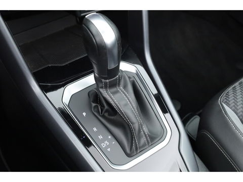 Volkswagen T-Roc Cabrio 1.5 TSI R-Line DSG Black Style | Digi. Dashboard | Stoelverw. | 18'' | PDC | Adapt. Cruise | Navi + CarPlay | Dodehoekdet.